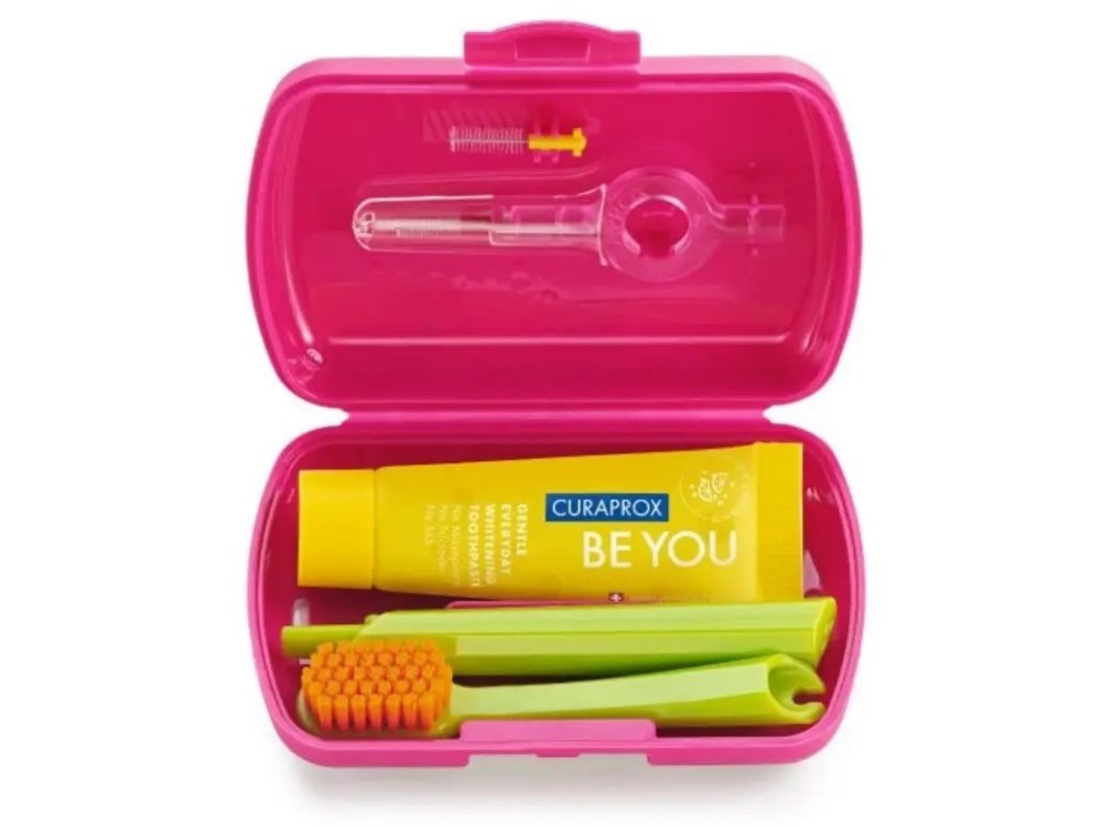 Curaprox Travel Set Πακέτο Στοματικής Υγιεινής Ταξιδίου Χρώμα Φούξια 5 Τμχ